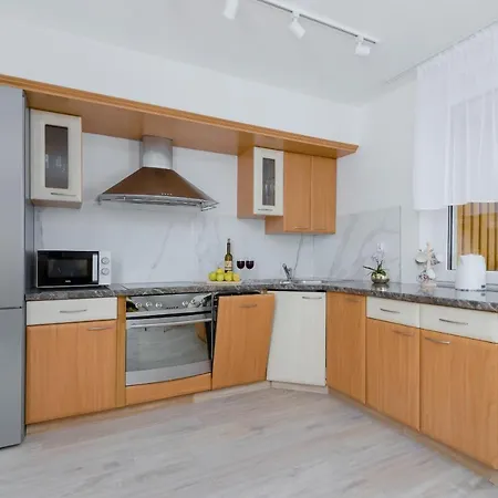 Family Droga Na Bystre By Renters 아파트 *